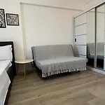 Garsoniera Cu Parcare Si Self Check-In Langa Grand Arena