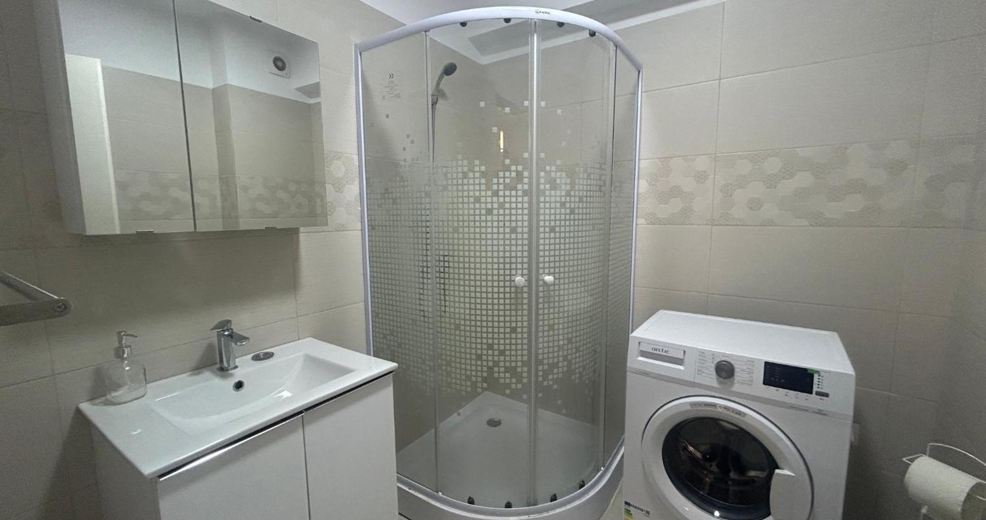 Appartamento Garsoniera Cu Parcare Si Self Check-in Langa Grand Arena *